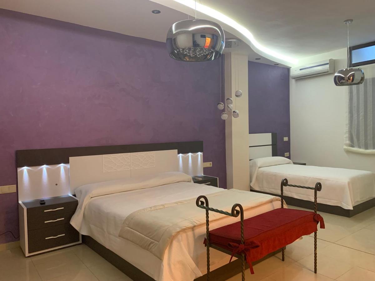 Hostal Poeta Machado バエサ エクステリア 写真